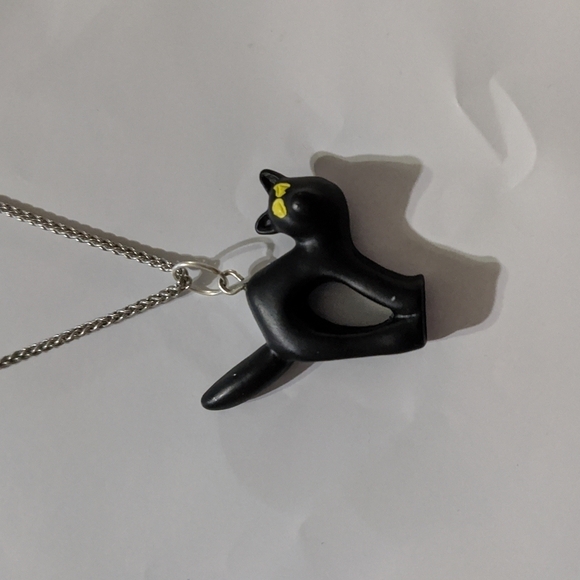 Silver Tone Black Cat Arched Spooky Scaredy Cat Pendant Statement Necklace - Picture 1 of 5